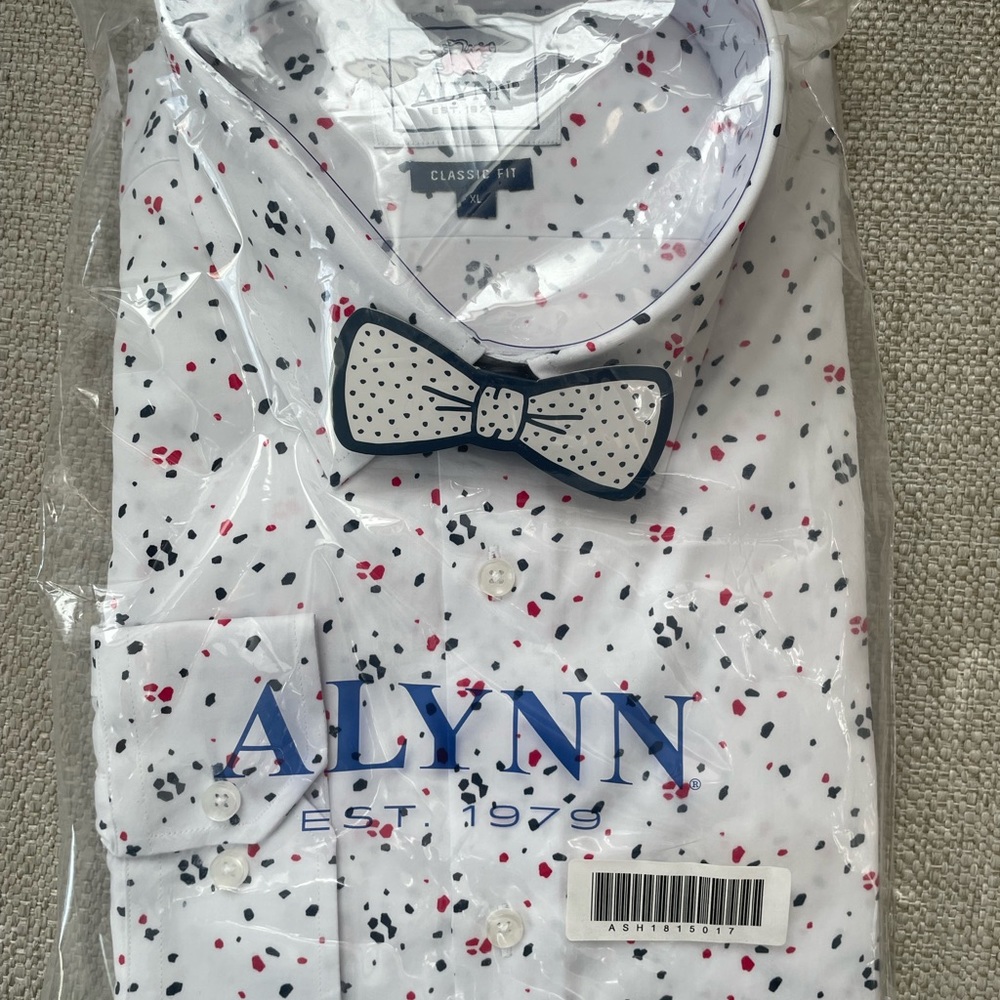 Men’s classic fit dress shirt